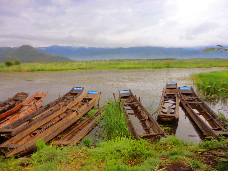 草海停船 丁志明 摄_meitu_4.jpg