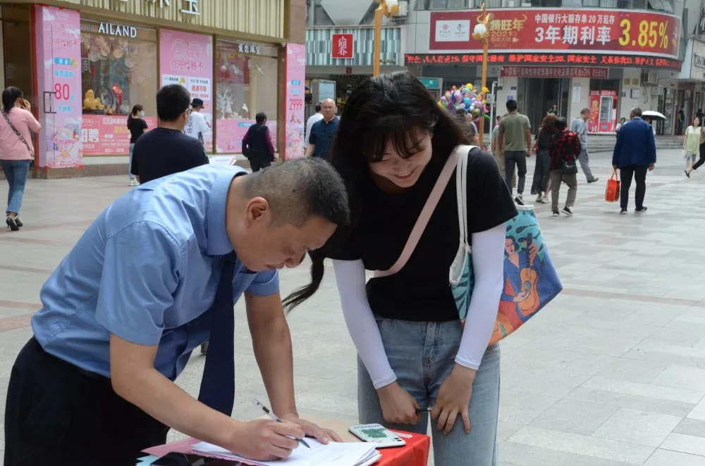 【队伍教育整顿】利州区检察院扎实开展 “我为群众办实事”系列法治宣传活动