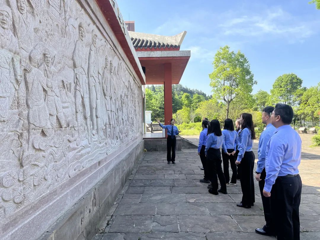 剑阁县检察院组织青年干警参观爱国教育基地